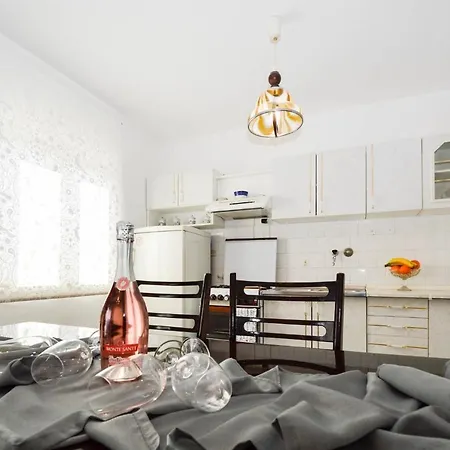 Apartment In Medulin/istrien 9070 *